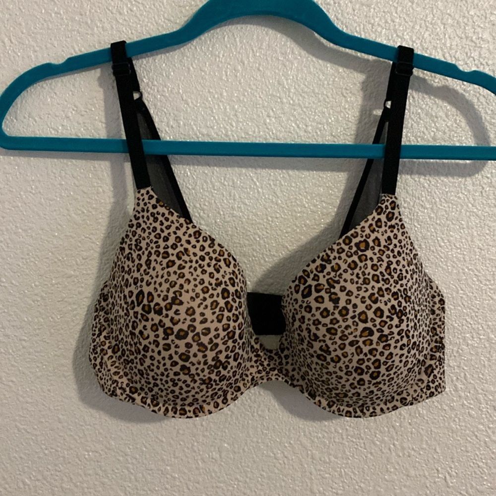 Victoria’s Secret- cheetah print uplift semi Demi bra- Size 34D